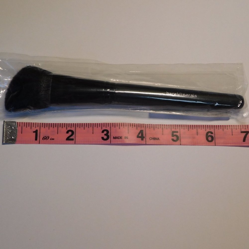 New With Tags -  NWT Bare Minerals Blooming Blush Brush